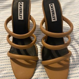 NWOT Caverly Strappy Heels - 40